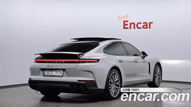 Porsche Panamera (976) 2