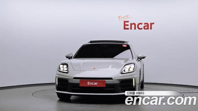 Porsche Panamera (976) 3