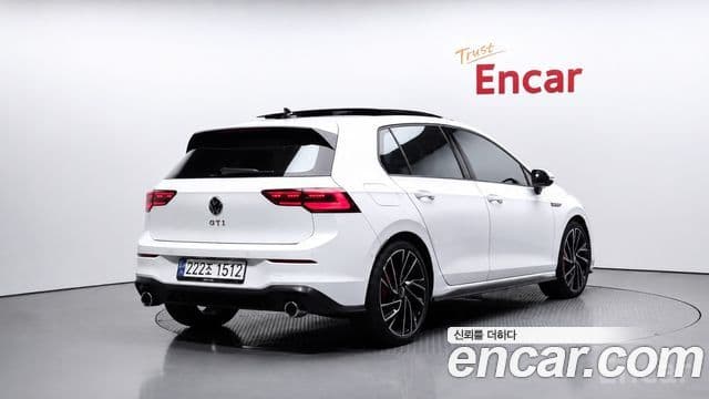 Volkswagen Golf 8th Gen 2