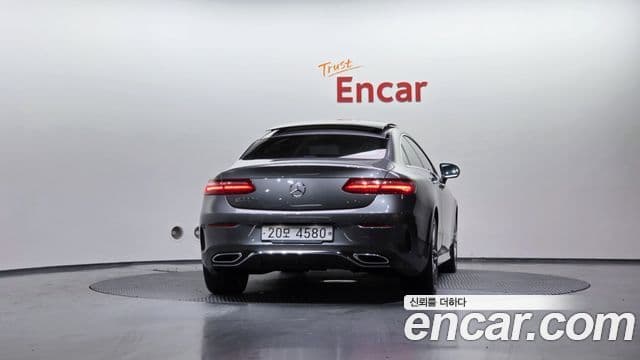 Mercedes-Benz E-Class W213 4