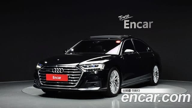 Audi A8 (D5)
