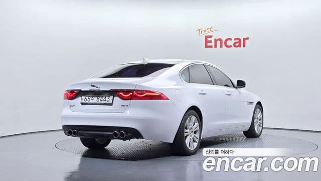 Jaguar XF (X260) 2