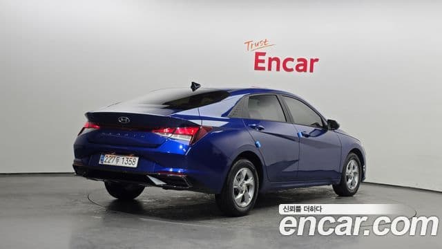 Hyundai Avante (CN7) 2