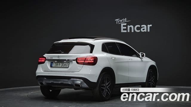Mercedes-Benz GLA-Class X156 2
