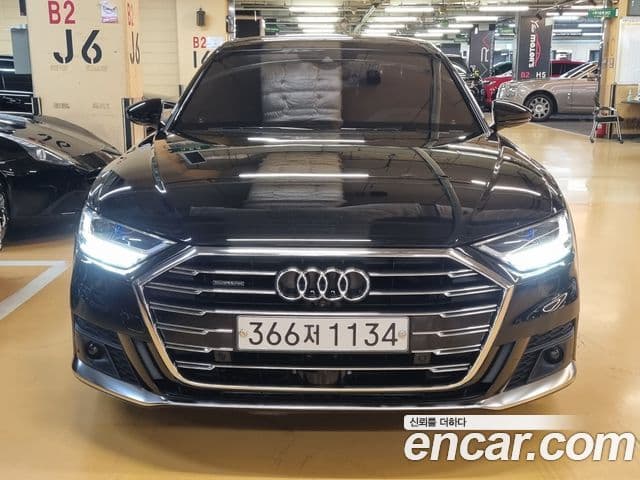 Audi A8 (D5)