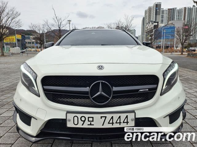 Mercedes-Benz GLA-Class X156