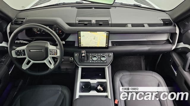 Land Rover Defender (L663) 4