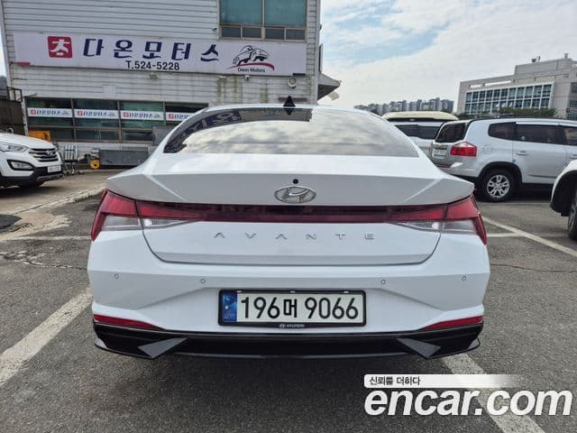 Hyundai Avante (CN7) 4