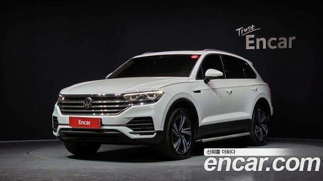 Volkswagen Touareg 3rd Gen 1