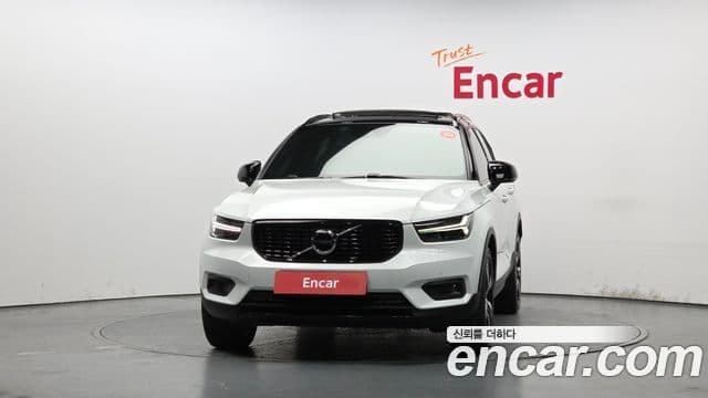 Volvo XC40 3