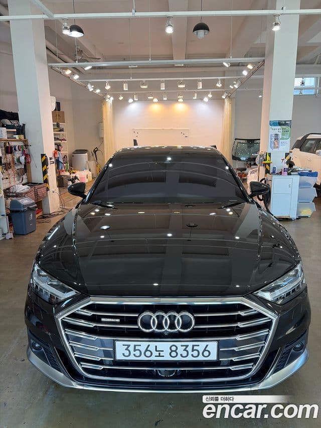 Audi A8 (D5)