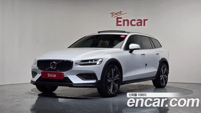 Volvo V60 Cross Country 2nd Gen