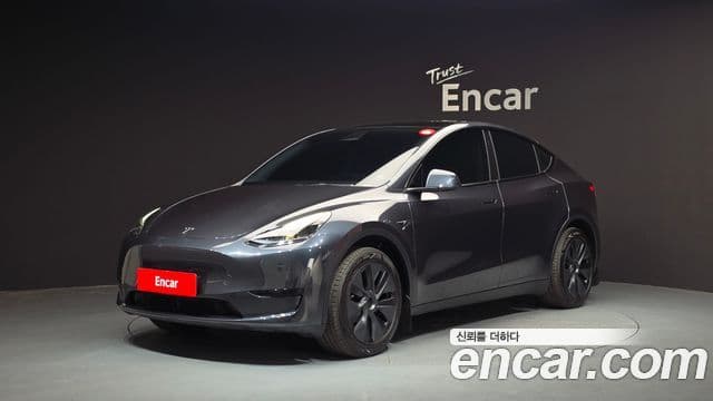 Tesla Model Y 1