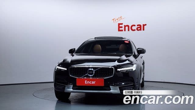Volvo V90 Cross Country 3