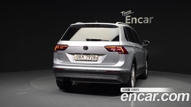 Volkswagen Tiguan 2nd Gen 4