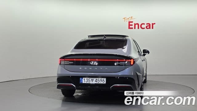 Hyundai Sonata The Edge Hybrid (DN8) 4