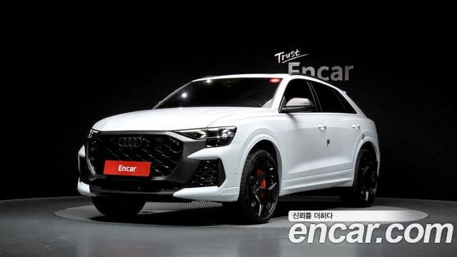 Audi RSQ8 (4M)