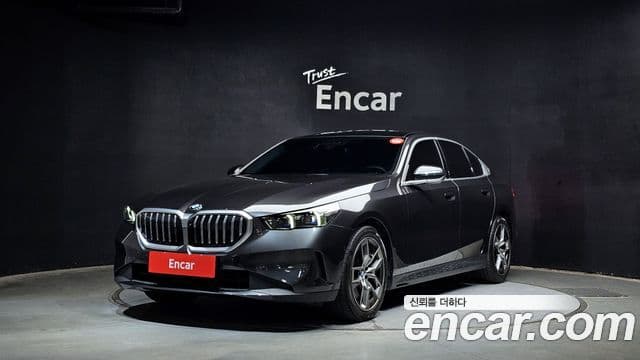 BMW 5 Series (G60)