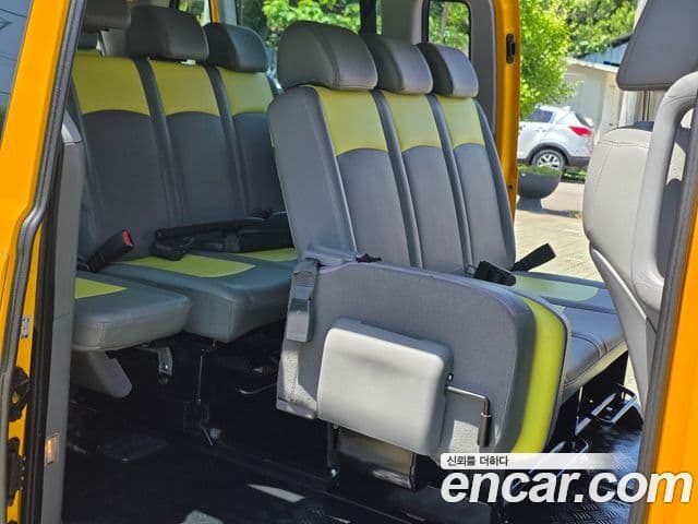 Hyundai The New Grand Starex