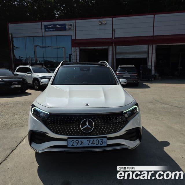 Mercedes-Benz EQB X243