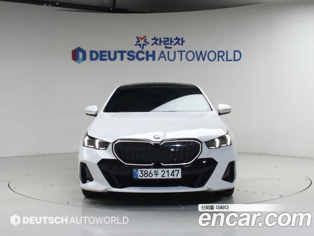 BMW 5 Series (G60)