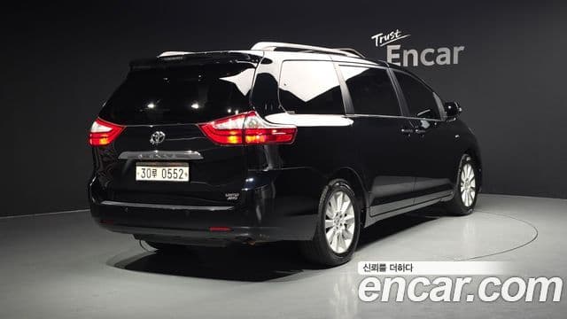 Toyota Sienna 2