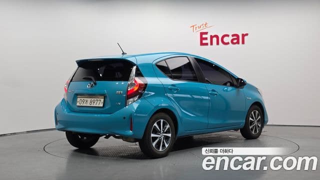 Toyota Prius C 2