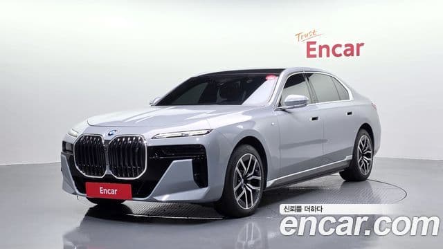 BMW i7 (G70)