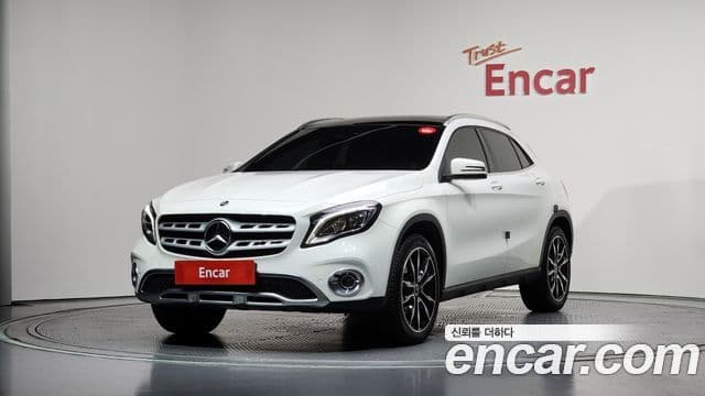 Mercedes-Benz GLA-Class X156
