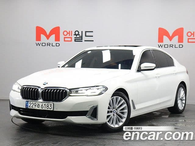 BMW 5 Series (G30)
