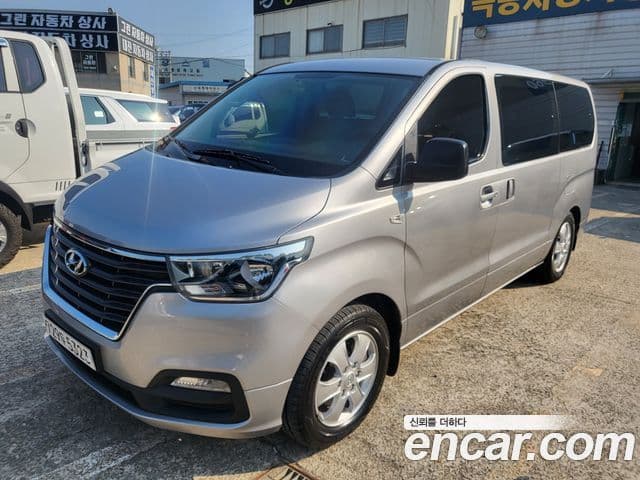 Hyundai The New Grand Starex