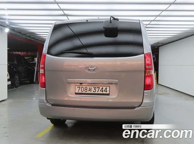 Hyundai Grand Starex 3