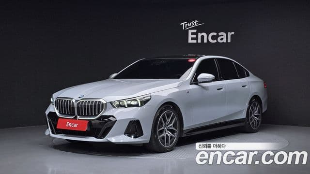 BMW 5 Series (G60)