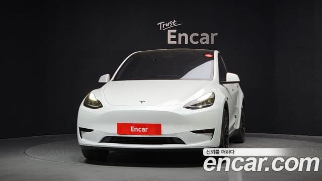 Tesla Model Y 3