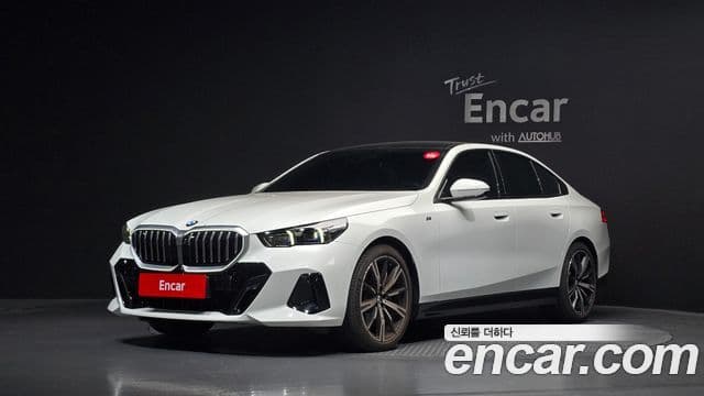 BMW 5 Series (G60)