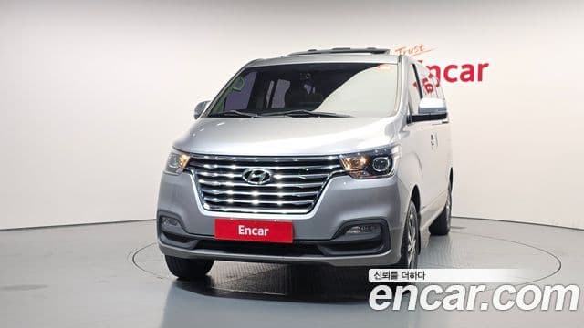 Hyundai The New Grand Starex 3