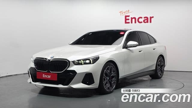 BMW 5 Series (G60)
