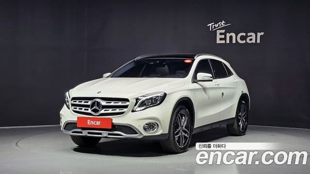 Mercedes-Benz GLA-Class X156