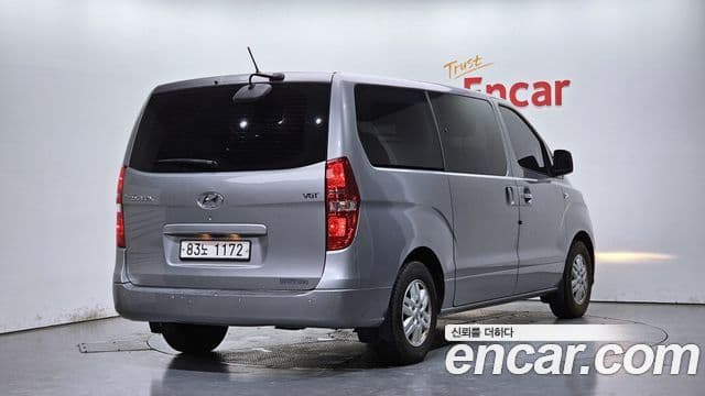 Hyundai The New Grand Starex 2