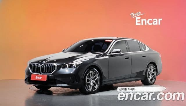 BMW 5 Series (G60)