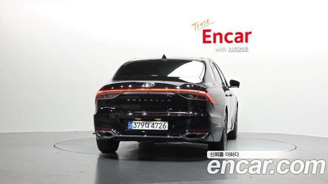 Hyundai The New Grandeur IG Hybrid 4