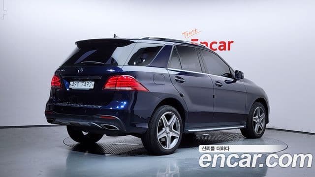 Mercedes-Benz GLE-Class W166 2