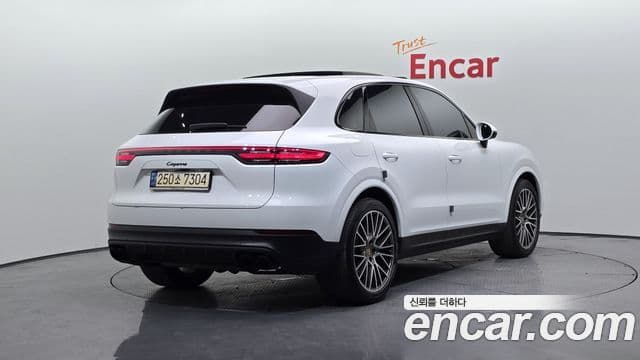 Porsche Cayenne (PO536) 2