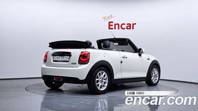 MINI Cooper Convertible 2