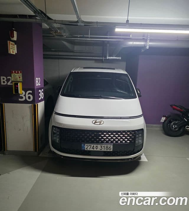 Hyundai Staria