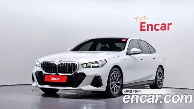 BMW 5 Series (G60)