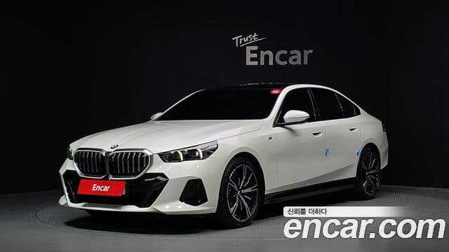 BMW 5 Series (G60)