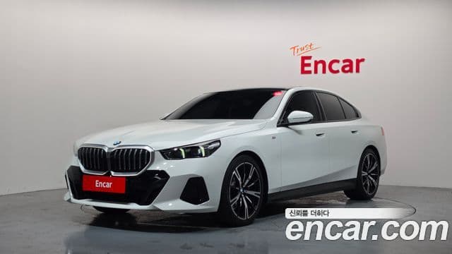 BMW 5 Series (G60)