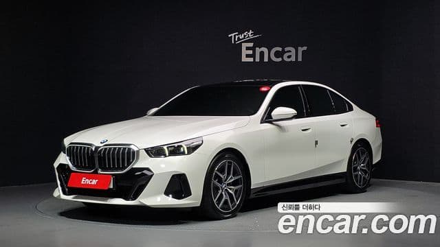 BMW 5 Series (G60)