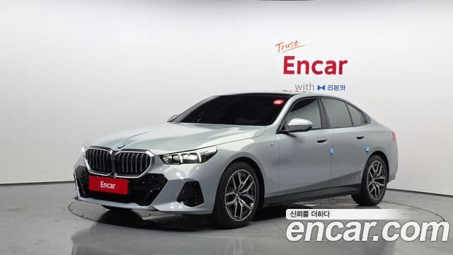 BMW 5 Series (G60)